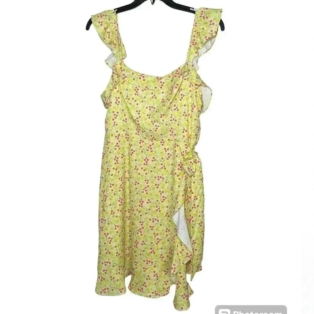 BCBGeneration Floral flutter sleeve sundress sz 16